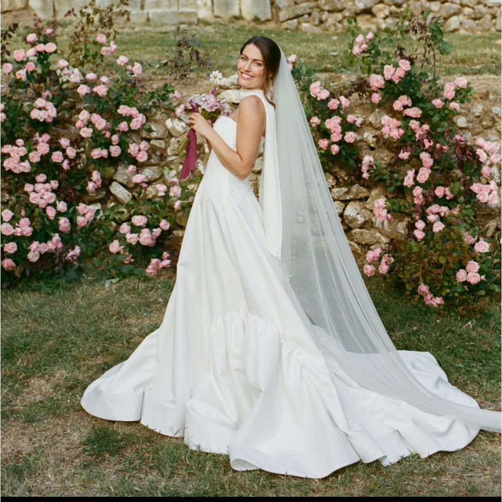 HONOR NYC tulip dress in off white